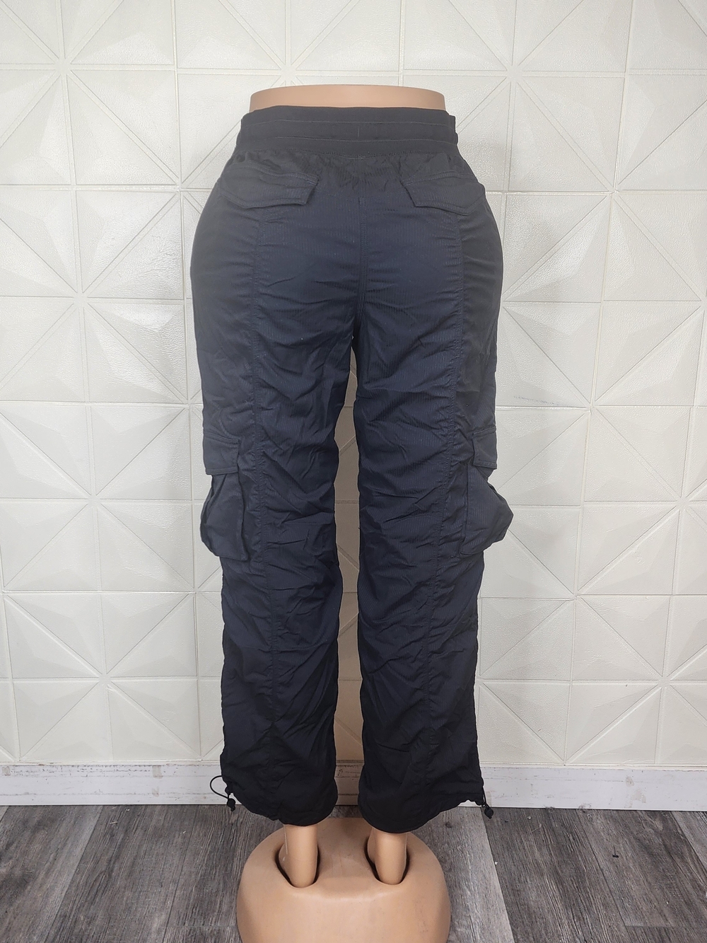 Lululemon Dance Studio Relaxed-Fit Mid-Rise Cargo Pant - Picture 5 of 7